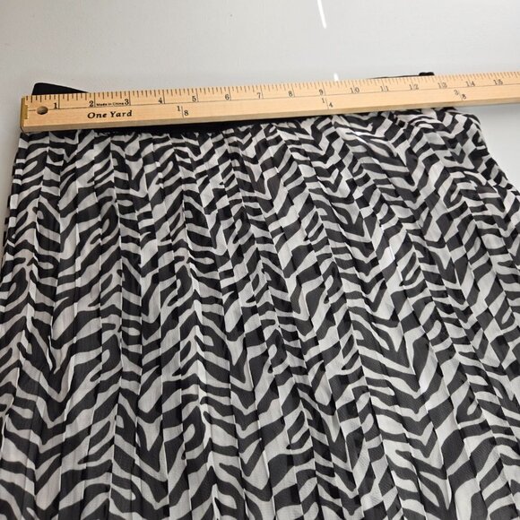 Faded Glory Girls Black and White Zebra Print Short Skirt Size XL 14/16 - Picture 4 of 7